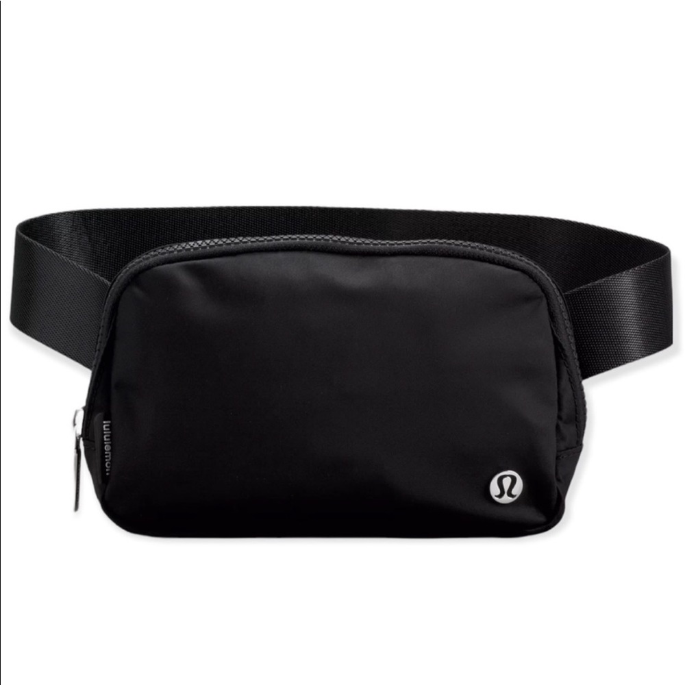 Lululemon Everywhere Belt Bag